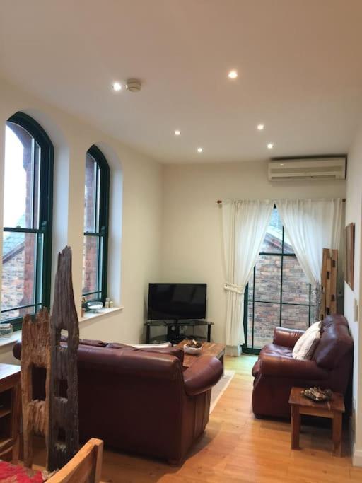 Converted Chapel Filey Floor To Ceiling Arch Window Екстер'єр фото