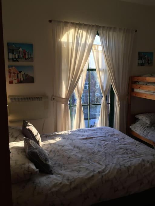 Converted Chapel Filey Floor To Ceiling Arch Window Екстер'єр фото