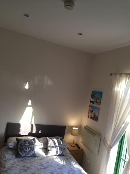 Converted Chapel Filey Floor To Ceiling Arch Window Екстер'єр фото