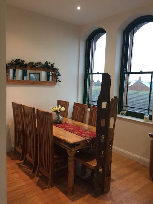 Converted Chapel Filey Floor To Ceiling Arch Window Екстер'єр фото